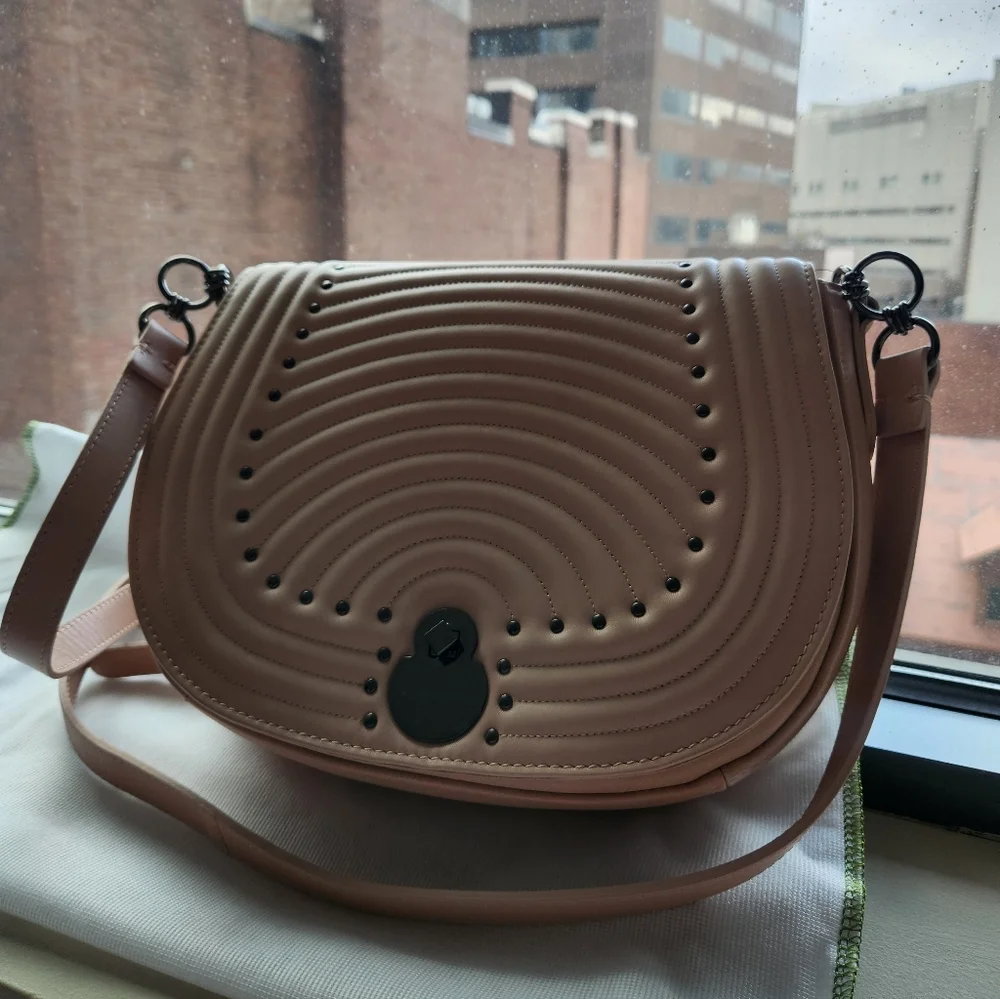 Longchamp Leathet Saddle Crossbody Bag in Blush Pink, Brand New - Picture 1 of 13